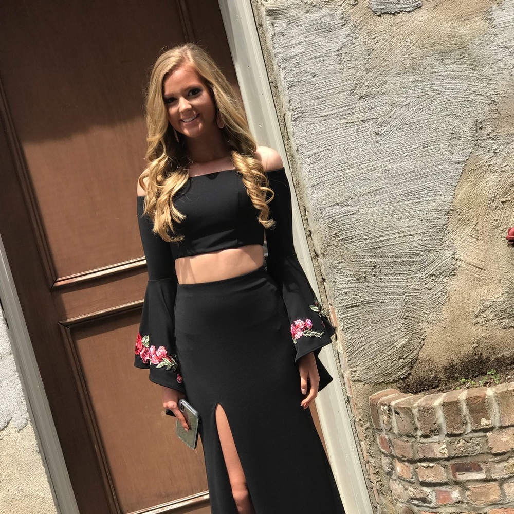 Black prom dress